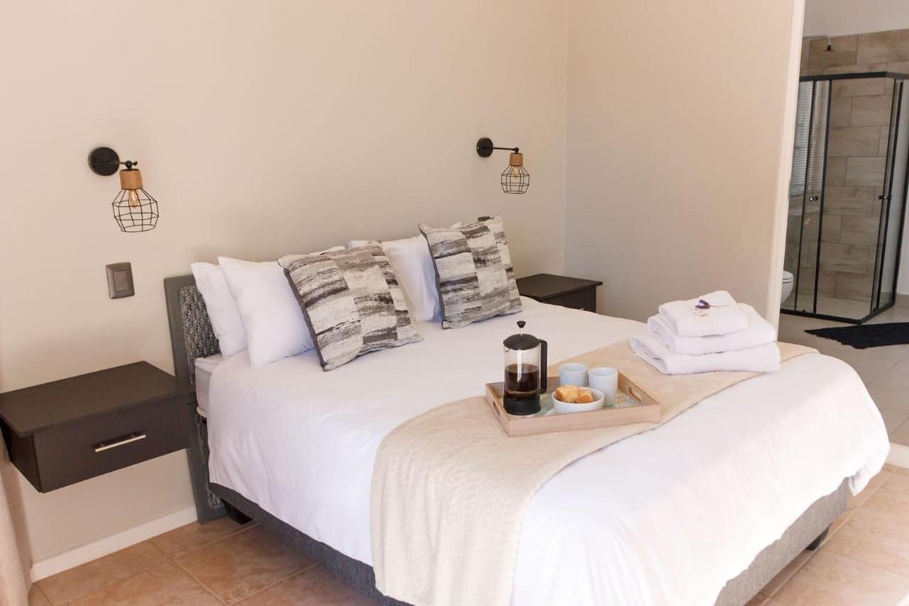 Cradock Guest House & Self Catering Екстер'єр фото