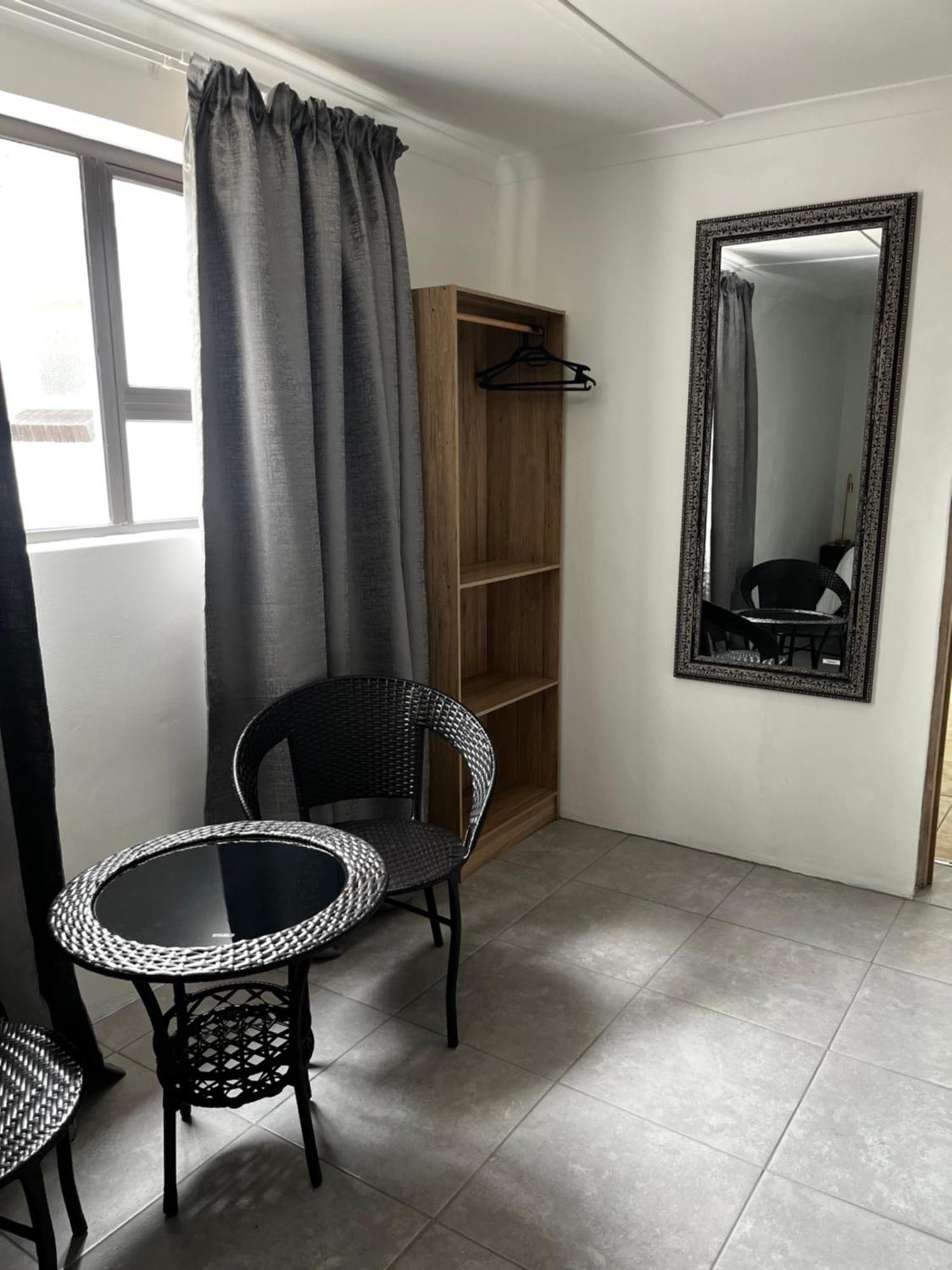 Cradock Guest House & Self Catering Екстер'єр фото
